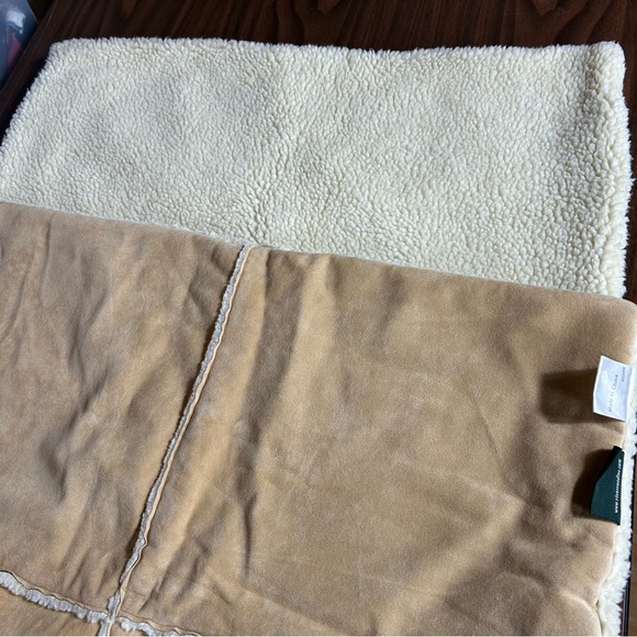 Set of 2 River Road large pillow covers faux suede and Sherpa double sided 25” - Picture 15 of 16